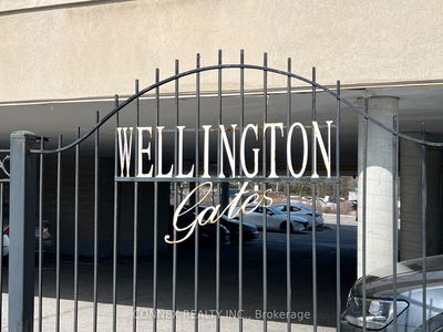 Unit 403 — 160 Wellington St, Aurora - Aurora Village image-0-4