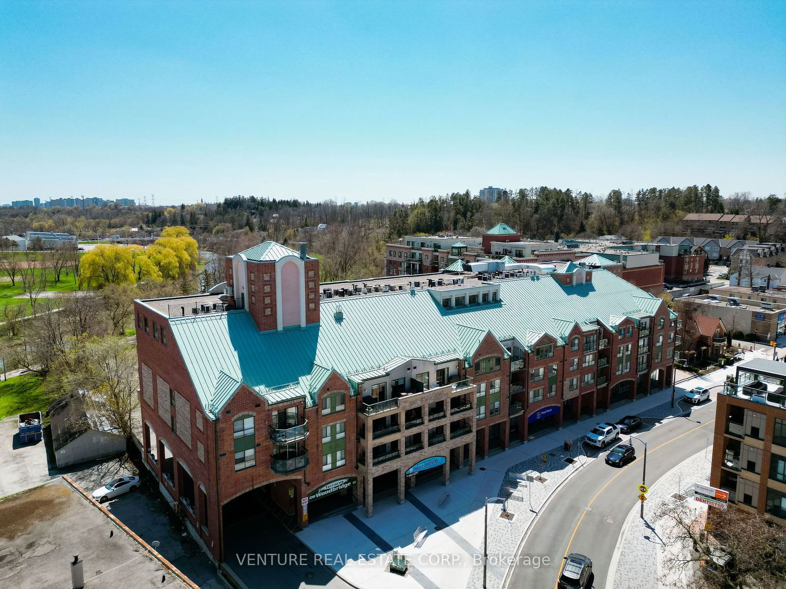 Condo for sale at 312-121 Woodbridge Avenue, Vaughan, West Woodbridge, L4L 9E3 - MLS: N11951401