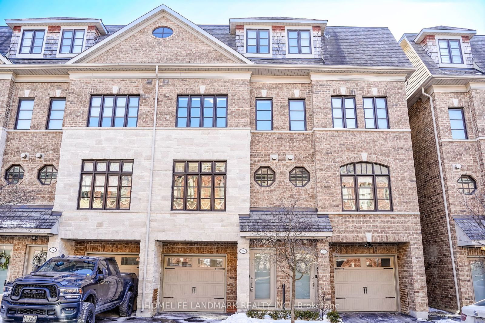 Townhouse for sale at 25 Powseland Crescent, Vaughan, West Woodbridge, L4L 0C5 - MLS: N11951572