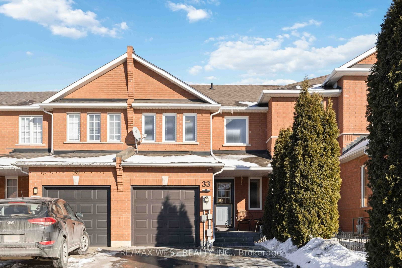 Townhouse for sale at 33 Piazza Crescent, Vaughan, West Woodbridge, L4H 2C7 - MLS: N11951944