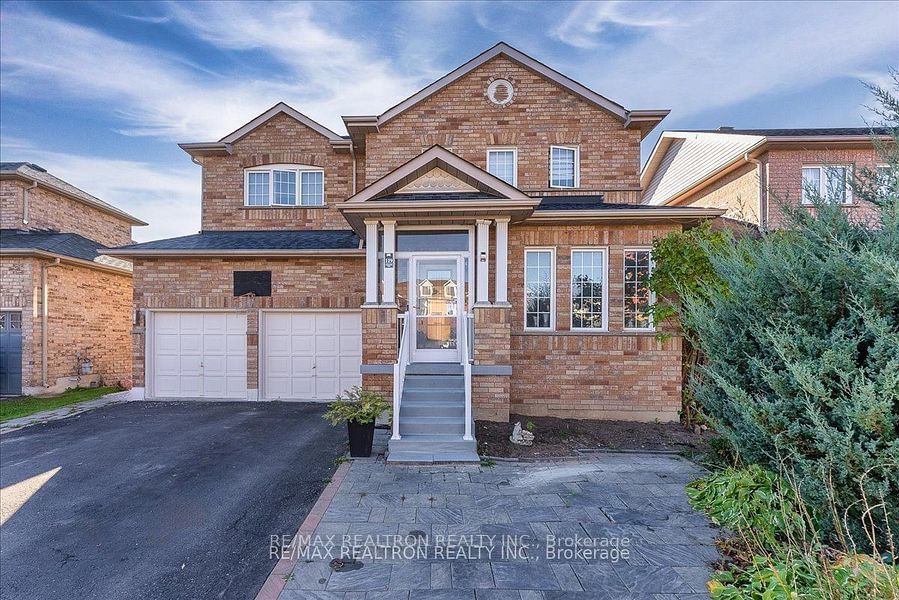 Detached House for sale at 129 Flagstone Way, Newmarket, Woodland Hill, L3X 2Z8 - MLS: N11952339