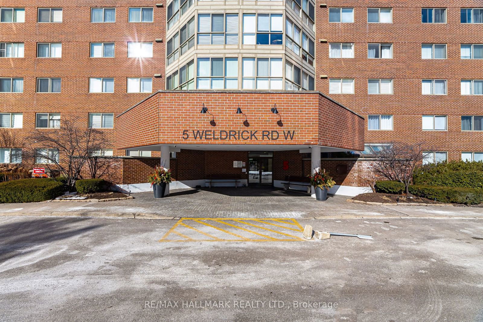 Condo sold at PH 813-5 Weldrick Road, Richmond Hill, North Richvale, L4C 8S9 - MLS: N11952508