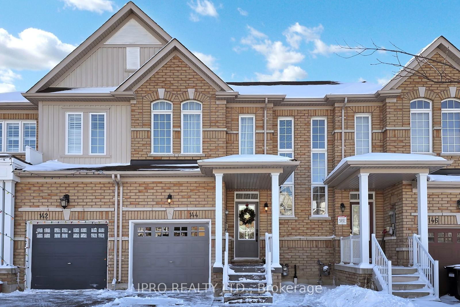 Townhouse for sale at 144 Matthewson Avenue, Bradford West Gwillimbury, Bradford, L3Z 0N9 - MLS: N11952525