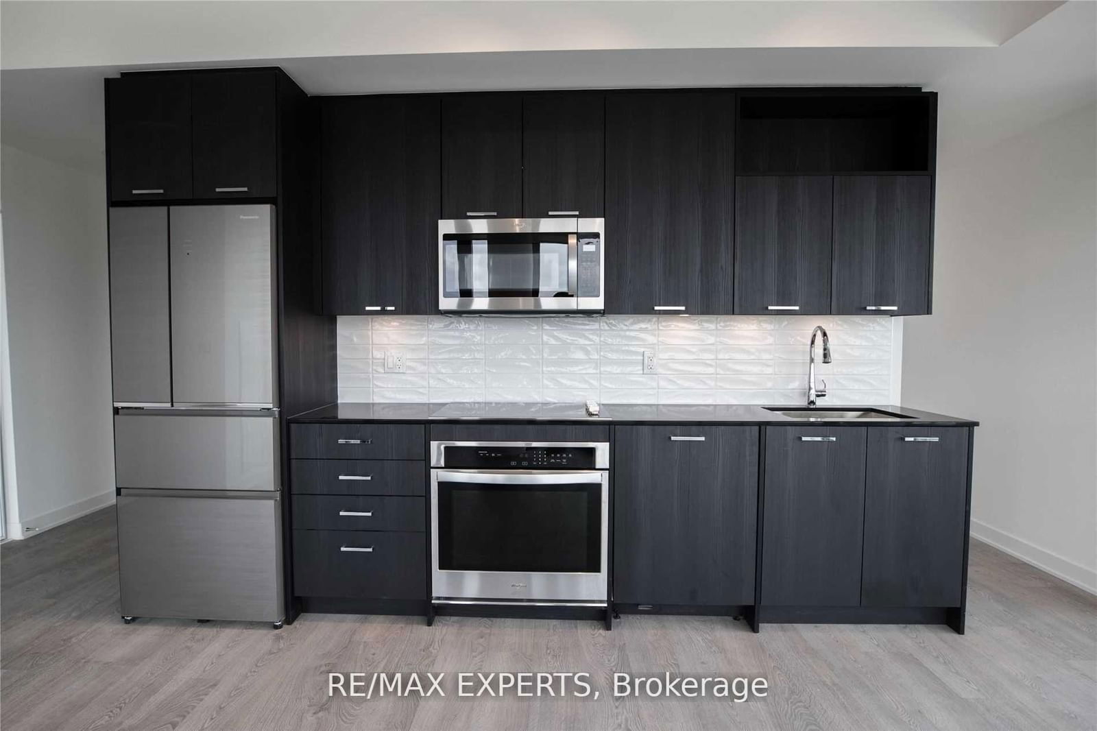 Condo leased at 802-120 Eagle Rock Way, Vaughan, Rural Vaughan, L6A 5C2 - MLS: N11952561