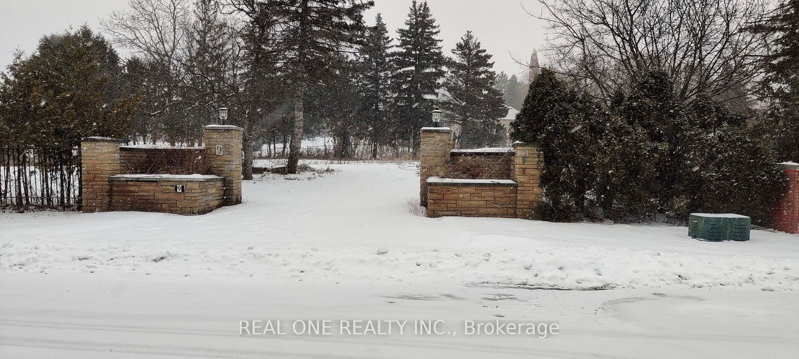 Building at 9 Boynton Circle, Markham, Victoria Manor-Jennings Gate