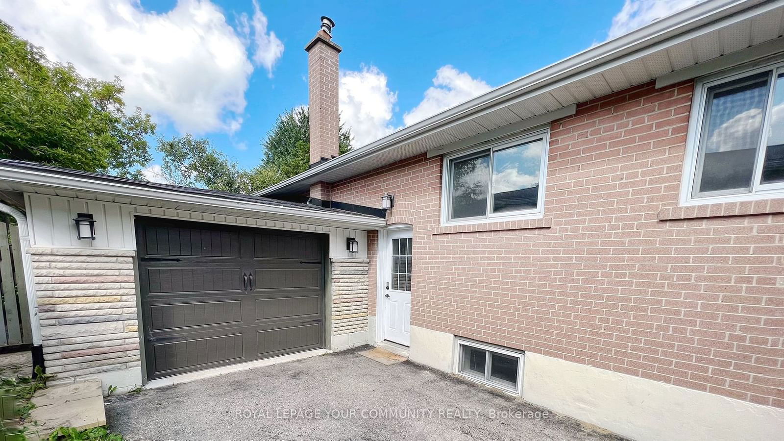 Detached House for lease at Lower-32 Collins Crescent, Aurora, Aurora Heights, L4G 2W2 - MLS: N11953178