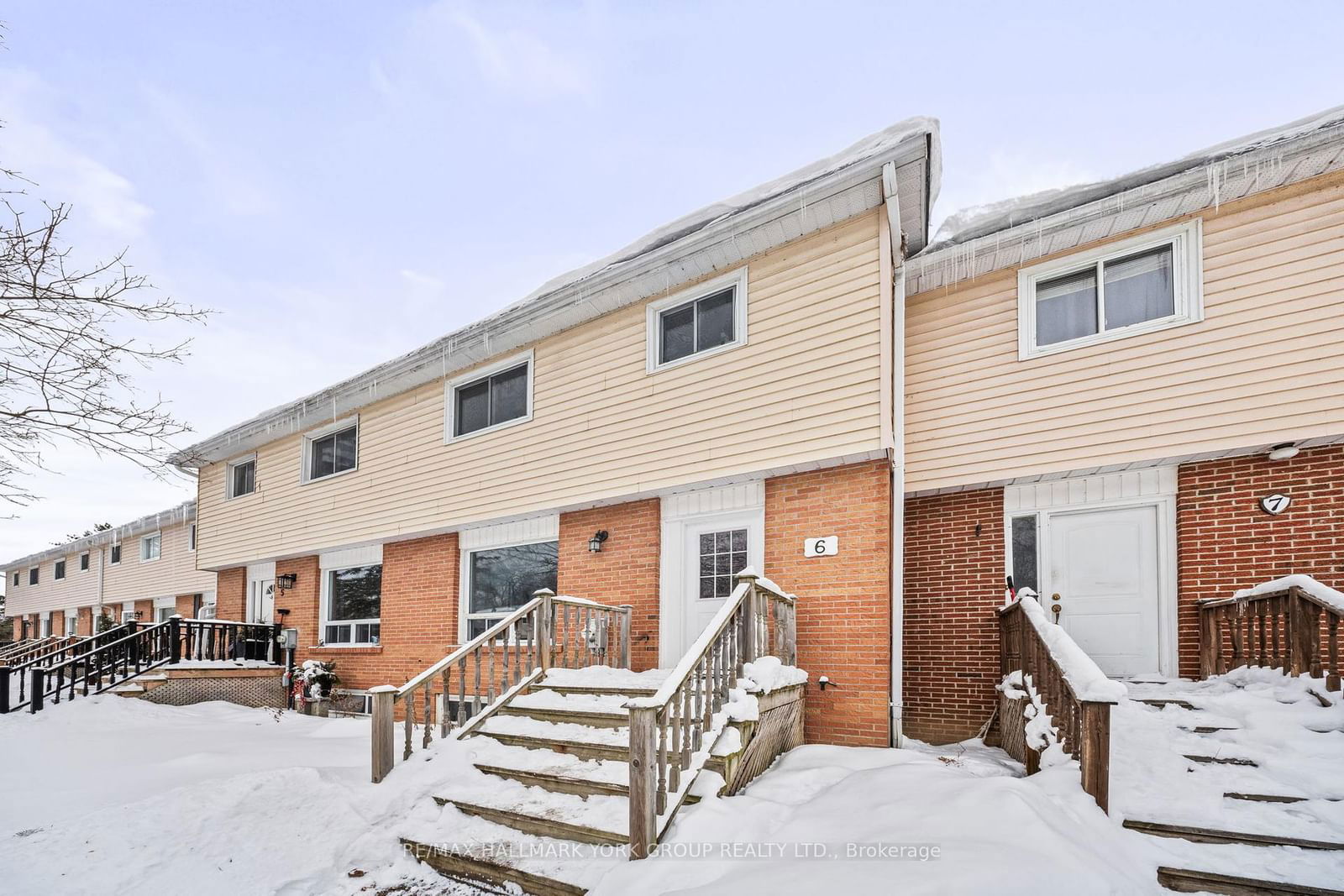 Townhouse for sale at 6-40 East Street, Georgina, Sutton & Jackson's Point, L0E 1R0 - MLS: N11953993