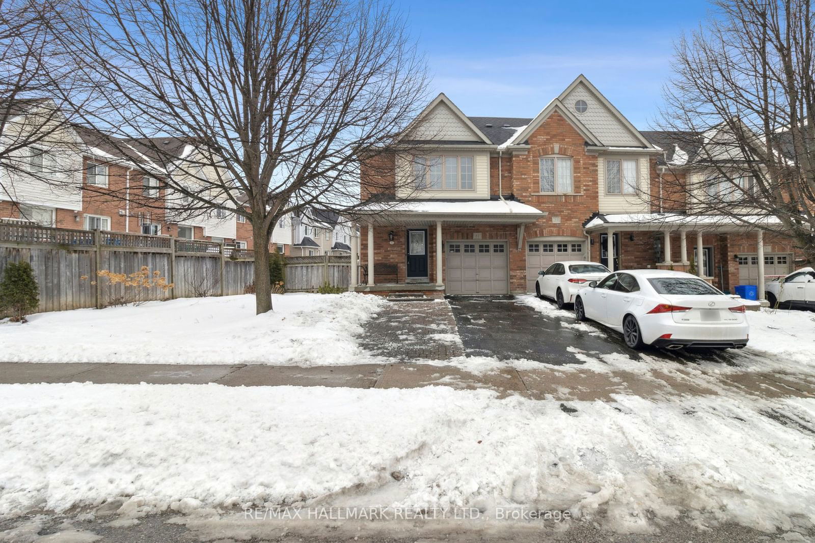 Townhouse sold at 81 Hartford Crescent, Newmarket, Summerhill Estates, L3X 2Z5 - MLS: N11954023