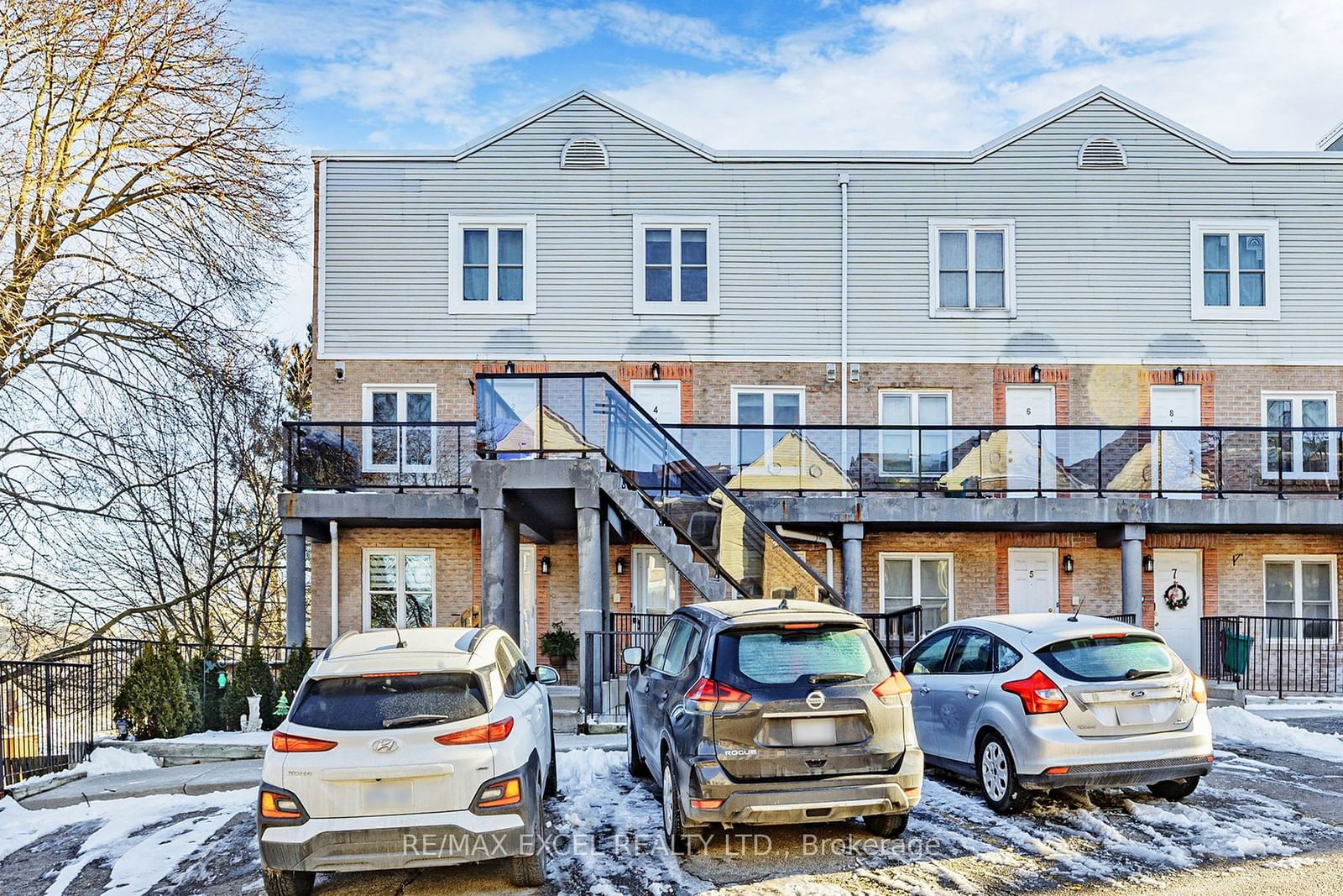 Townhouse for sale at 4-115 Main Street, Newmarket, Central Newmarket, L3Y 3Y9 - MLS: N11954070