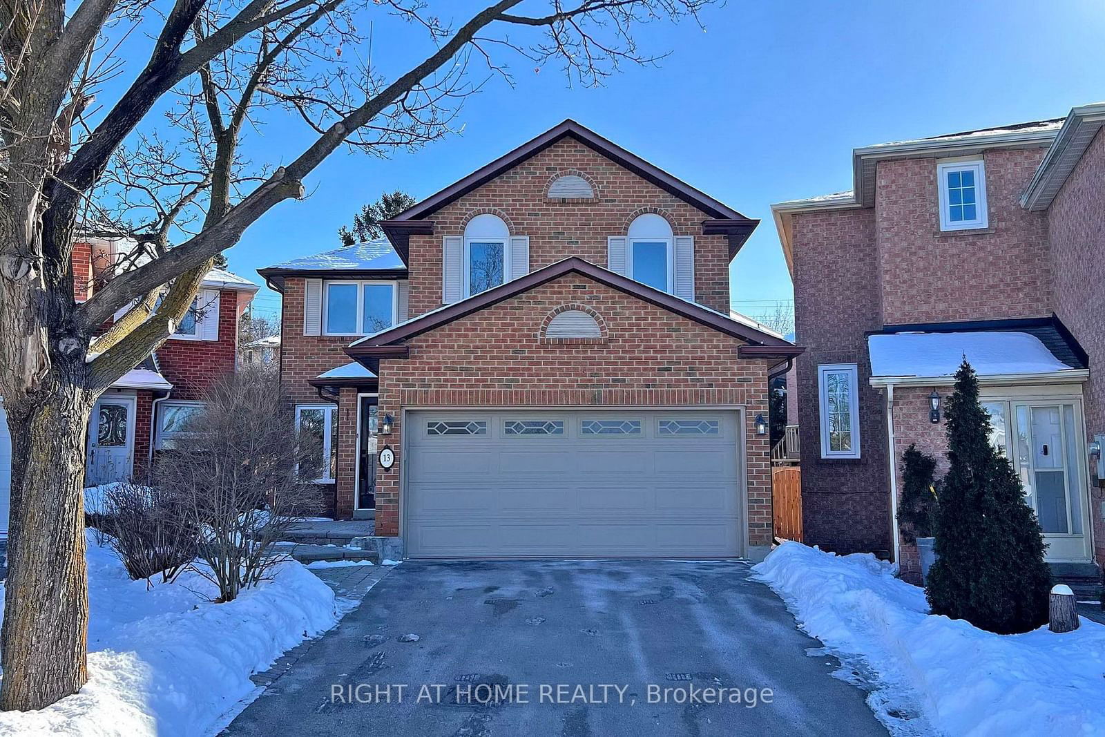 Detached House for sale at 13 Kilbarry Court, Richmond Hill, South Richvale, L4C 6M8 - MLS: N11954426