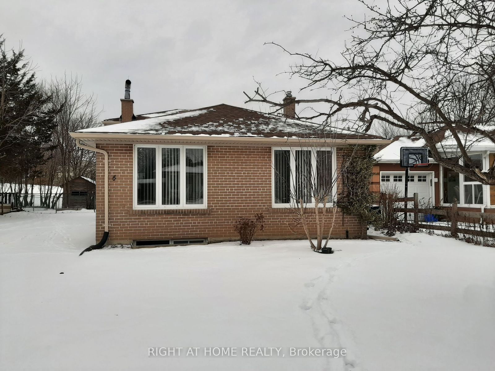 Building at 4 Aurora Heights Drive, Aurora, Aurora Heights