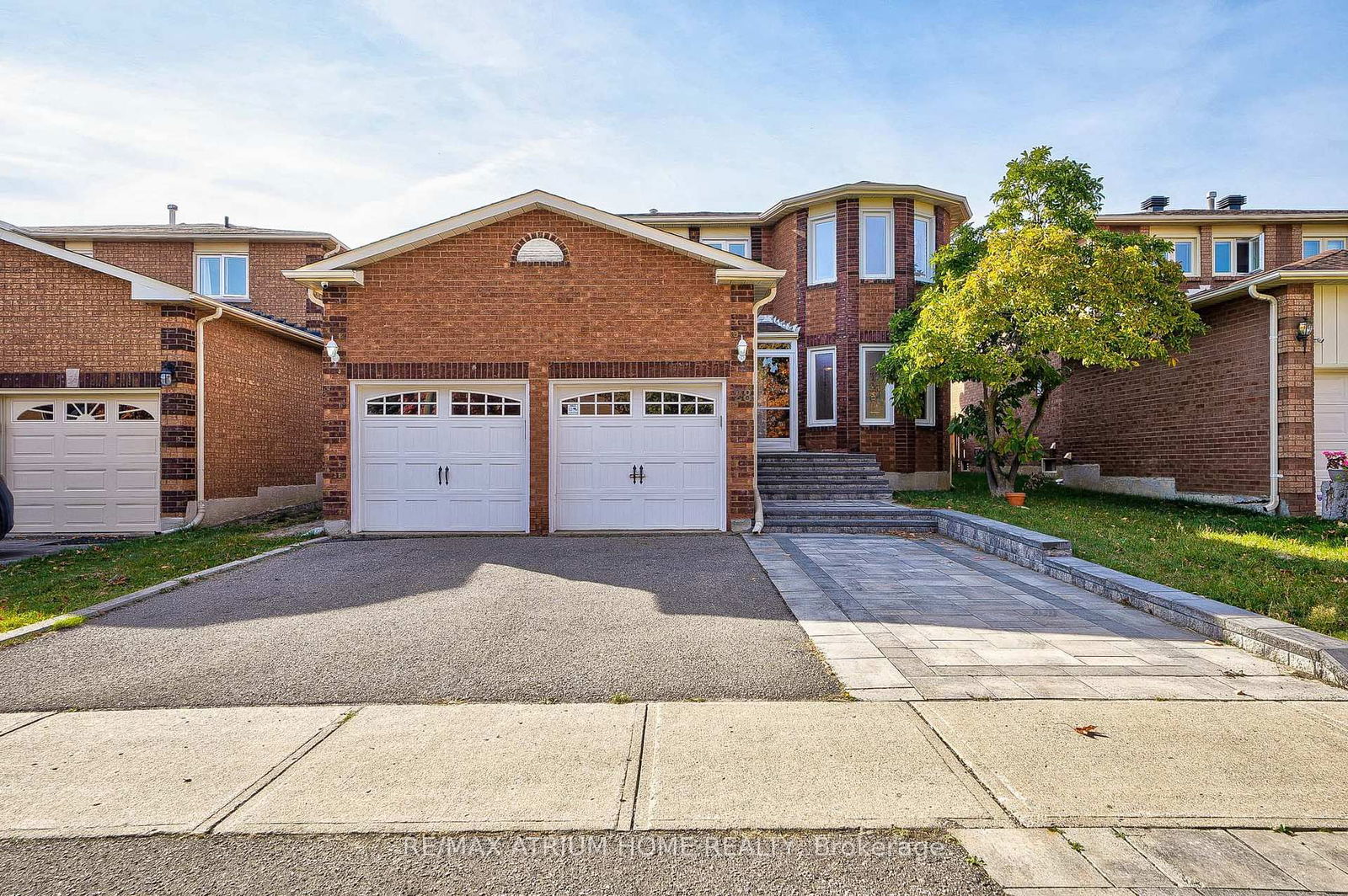 Building at 28 Mandel Crescent, Richmond Hill, Devonsleigh