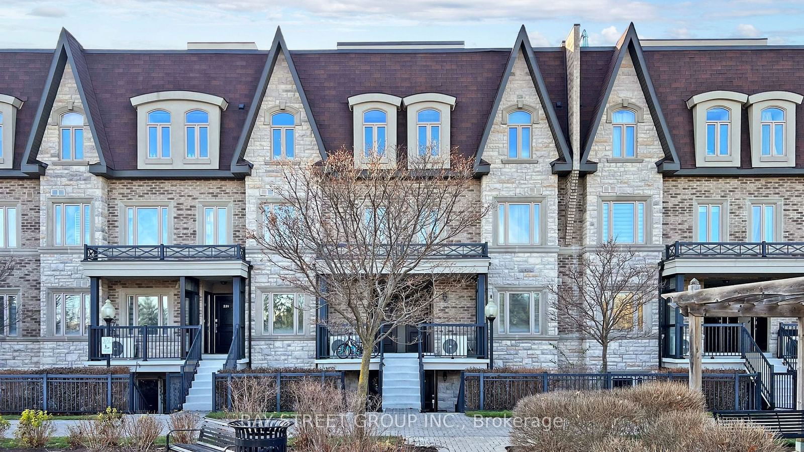 Townhouse for lease at 227-320 John Street, Markham, Aileen-Willowbrook, L3T 0B1 - MLS: N11955063