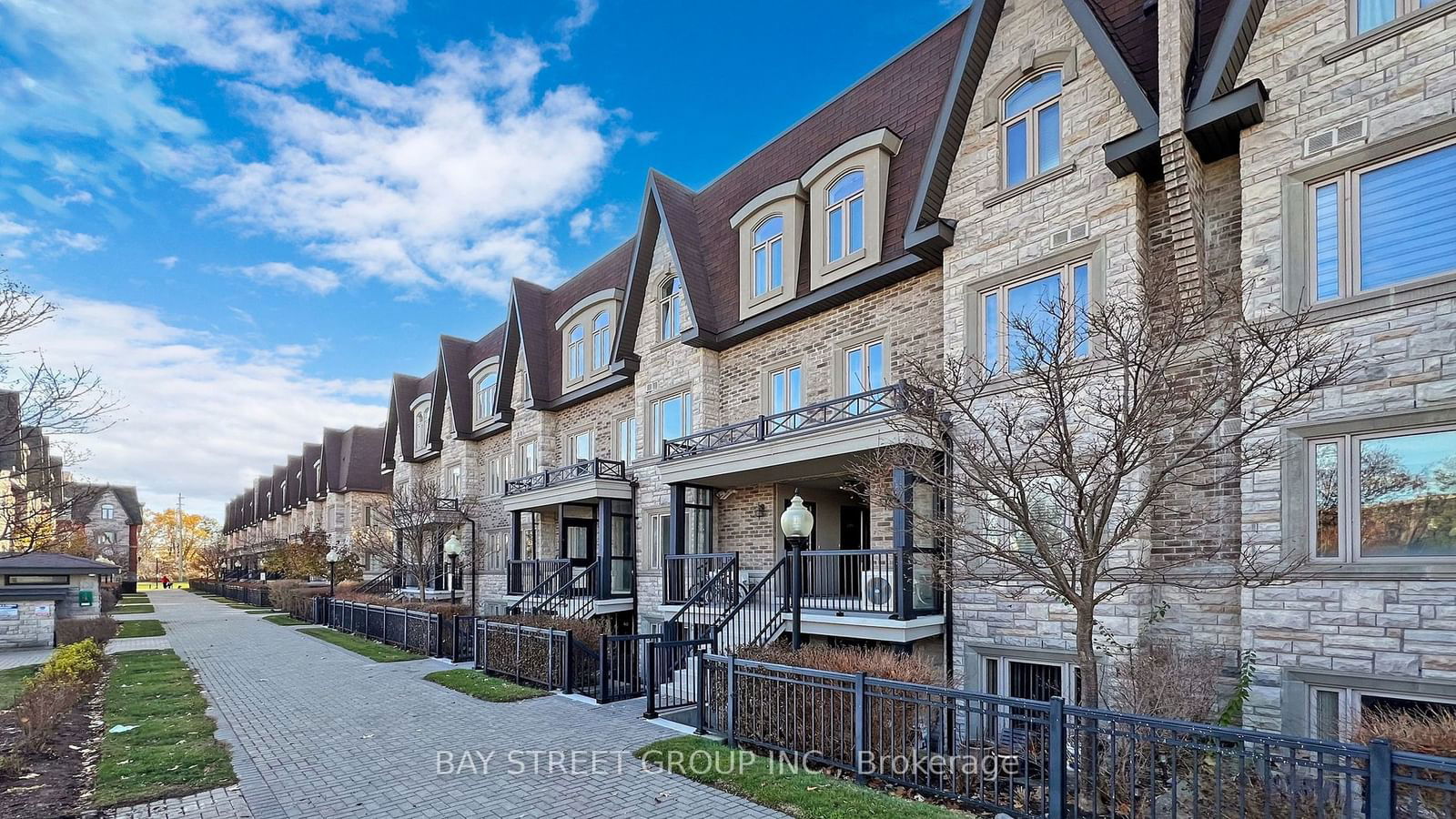 Townhouse for lease at 227-320 John Street, Markham, Aileen-Willowbrook, L3T 0B1 - MLS: N11955063