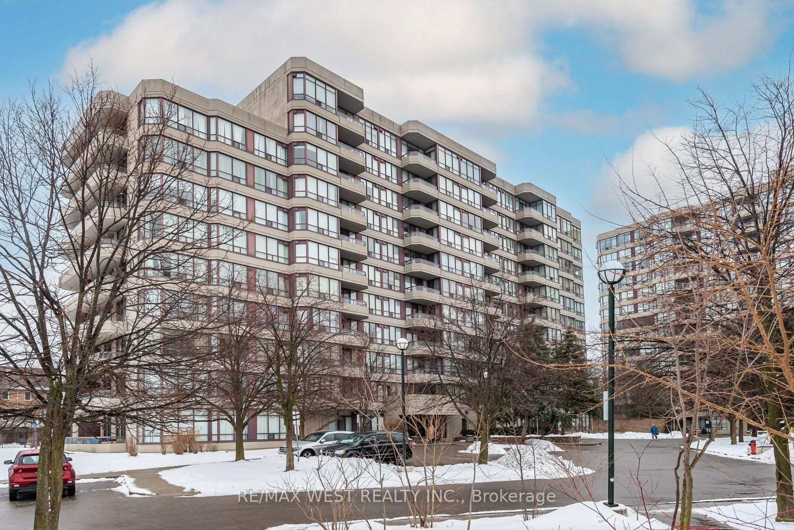 Condo for sale at 311-81 Townsgate Drive, Vaughan, Crestwood-Springfarm-Yorkhill, L4J 8E6 - MLS: N11955163