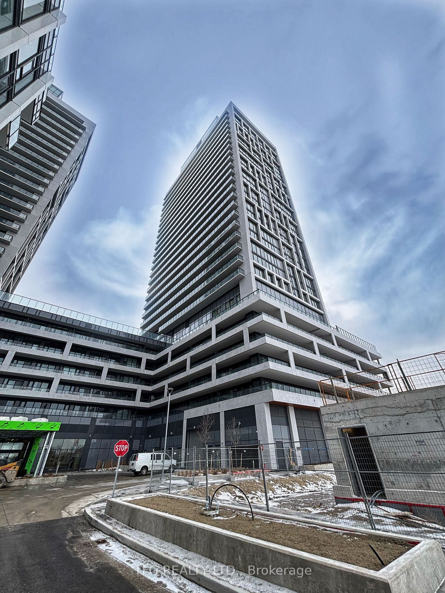 Condo sold at 321-8960 Jane Street, Vaughan, Concord, L4K 2M9 - MLS: N11955257