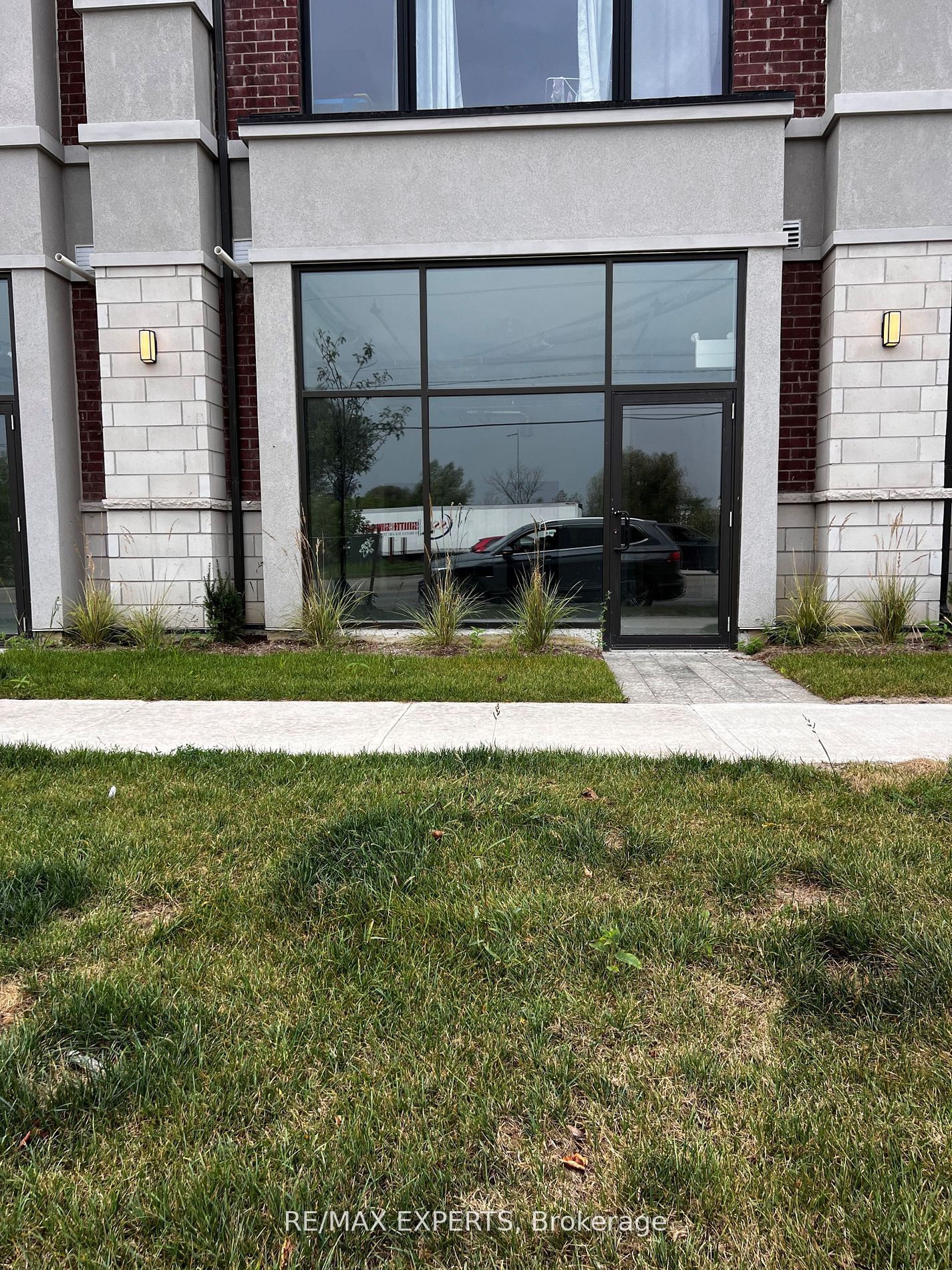 Commercial/Retail for lease at 5-200 Dissette Street, Bradford West Gwillimbury, Bradford, L3Z 4M2 - MLS: N11955284