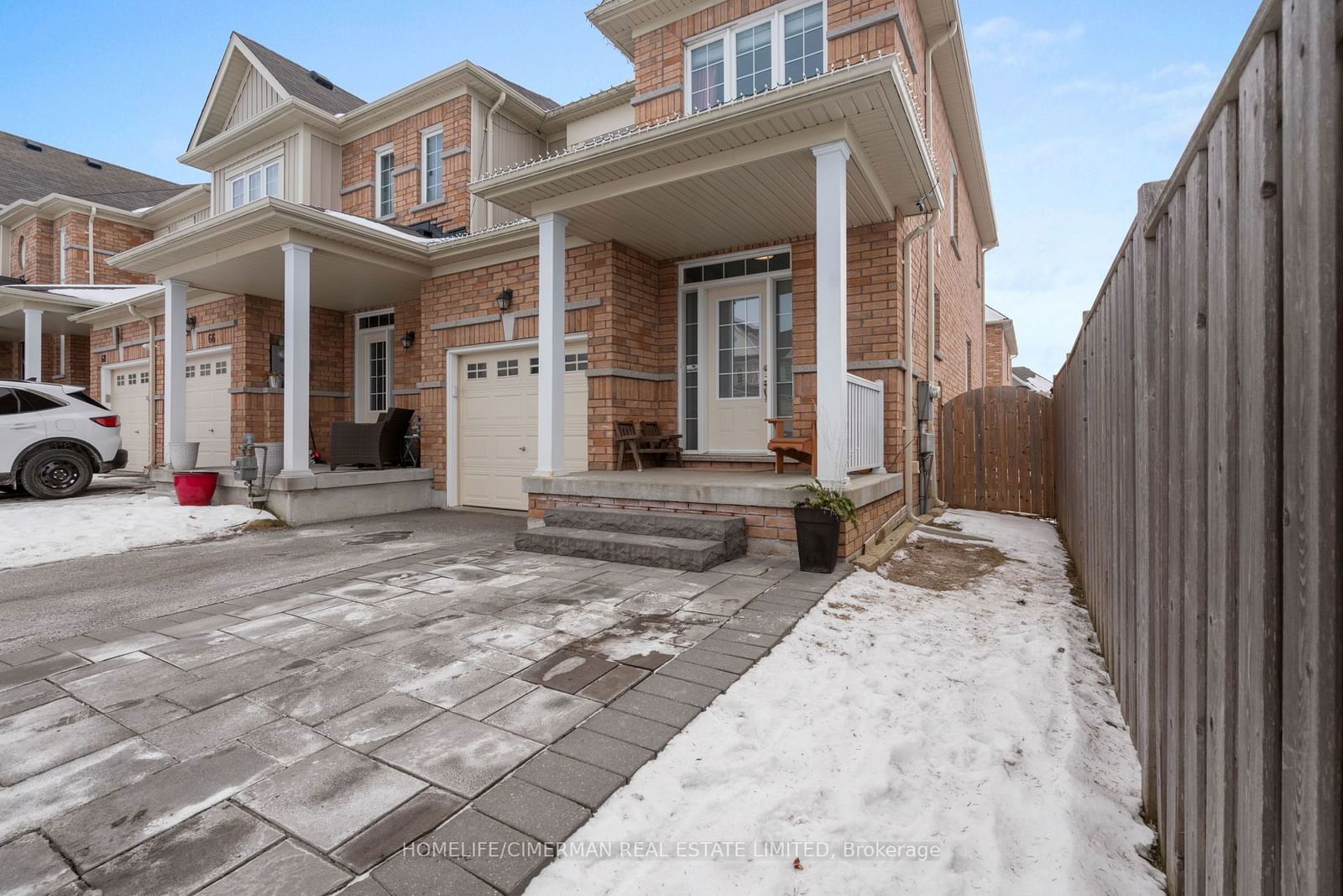 Townhouse sold at 64 Daniele Crescent, Bradford West Gwillimbury, Bradford, L3Z 0V7 - MLS: N11955521