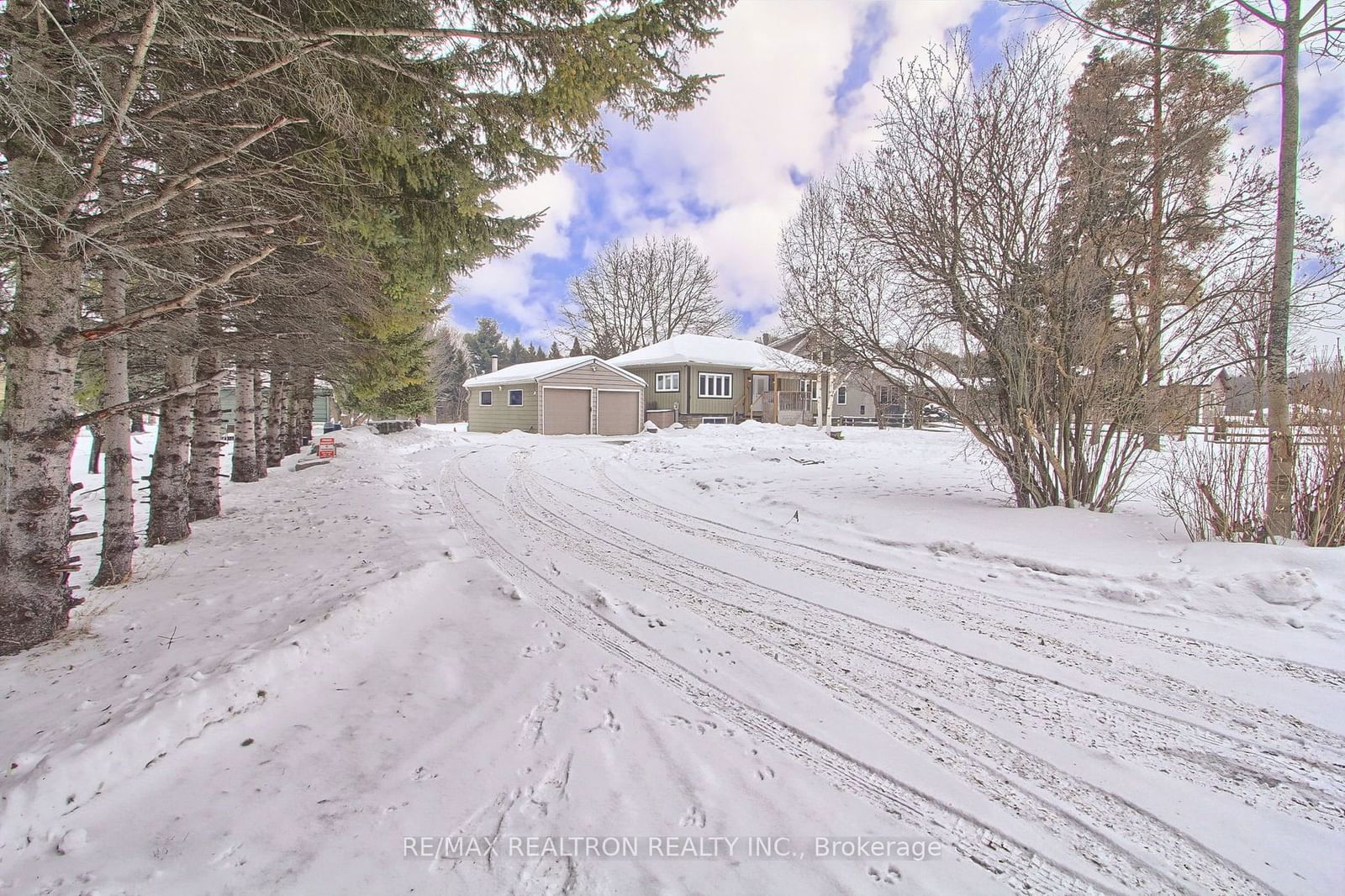 Building at 10 Crydermans Road, Georgina, Baldwin