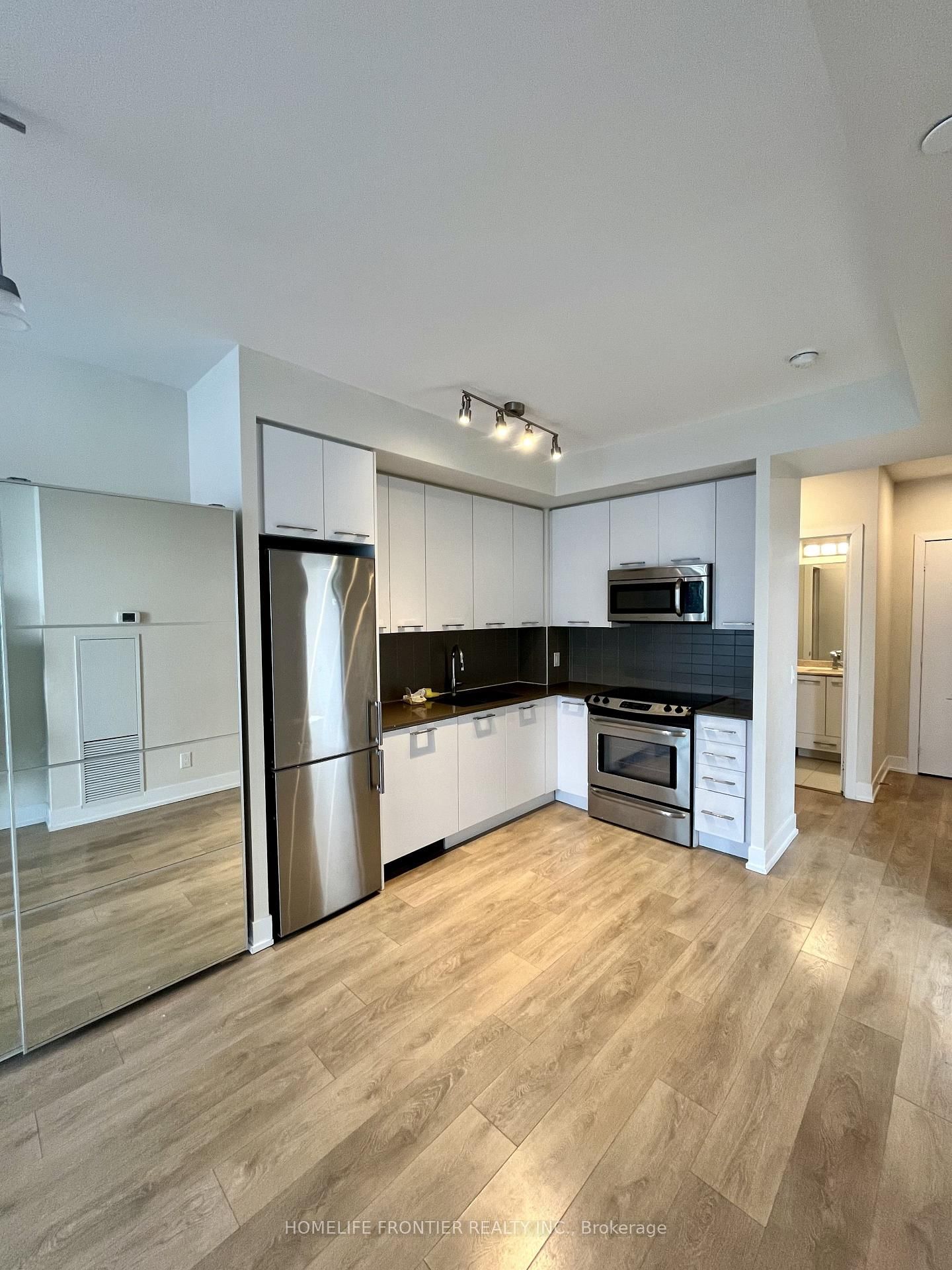 Condo for lease at 1601-9471 Yonge Street, Richmond Hill, Observatory, L4C 0Z5 - MLS: N11956159