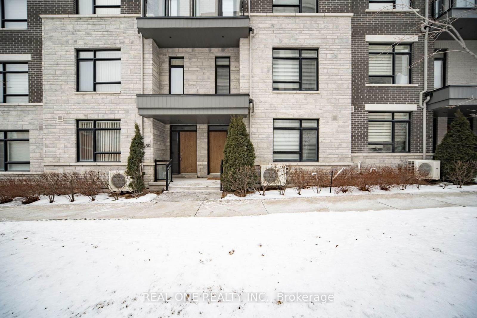 Townhouse for sale at 52 Saddlecreek Drive, Markham, Commerce Valley, L3T 0G5 - MLS: N11956790