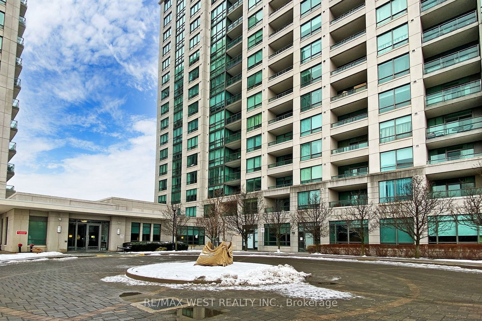 Condo leased at 1110-100 Promenade Circle, Vaughan, Brownridge, L4J 7W7 - MLS: N11956885