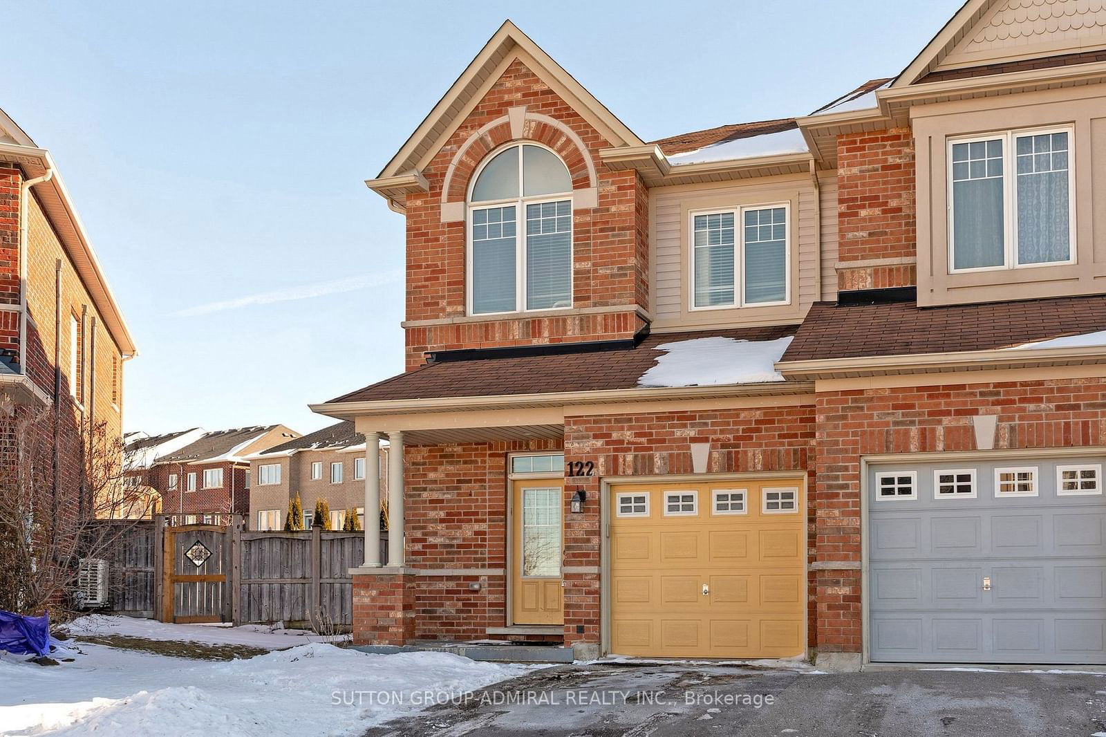 Townhouse for sale at 122 Courtland Crescent, East Gwillimbury, Rural East Gwillimbury, L9N 0B1 - MLS: N11957049