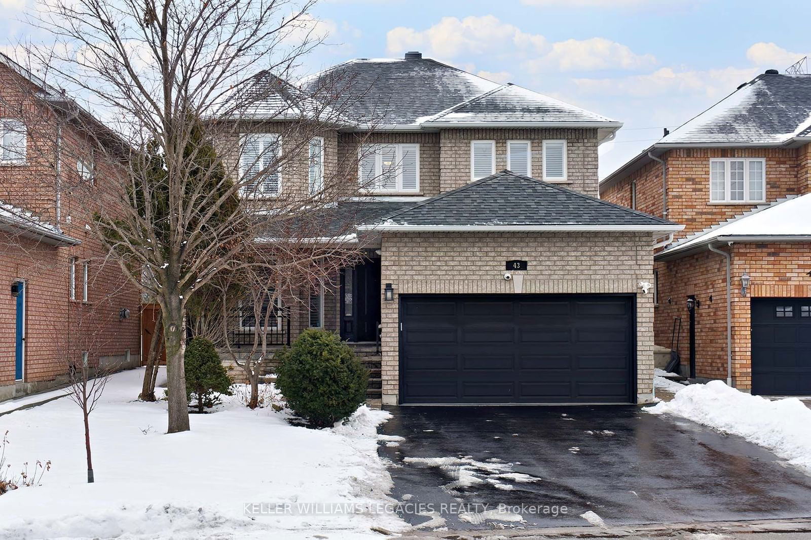 Detached House for sale at 43 Brasswinds Court, Vaughan, West Woodbridge, L4L 9C6 - MLS: N11957118