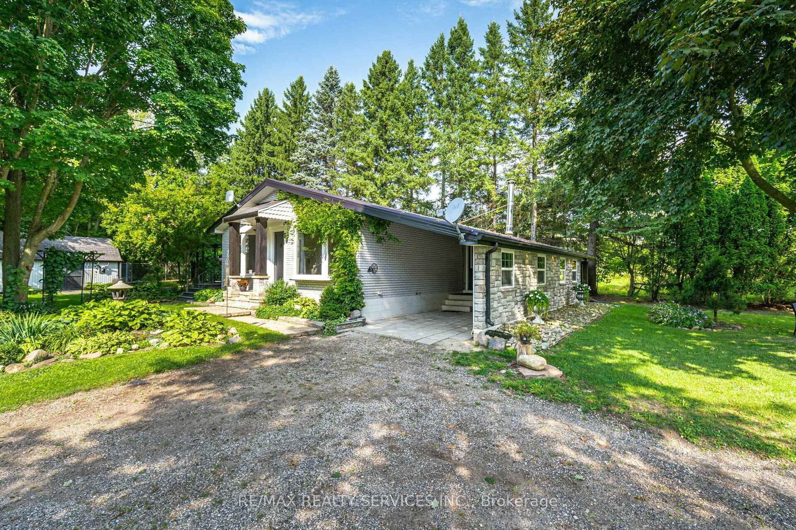 Detached House sold at 6206 Third Line, Essa, Rural Essa, L9R 1V2 - MLS: N11957174