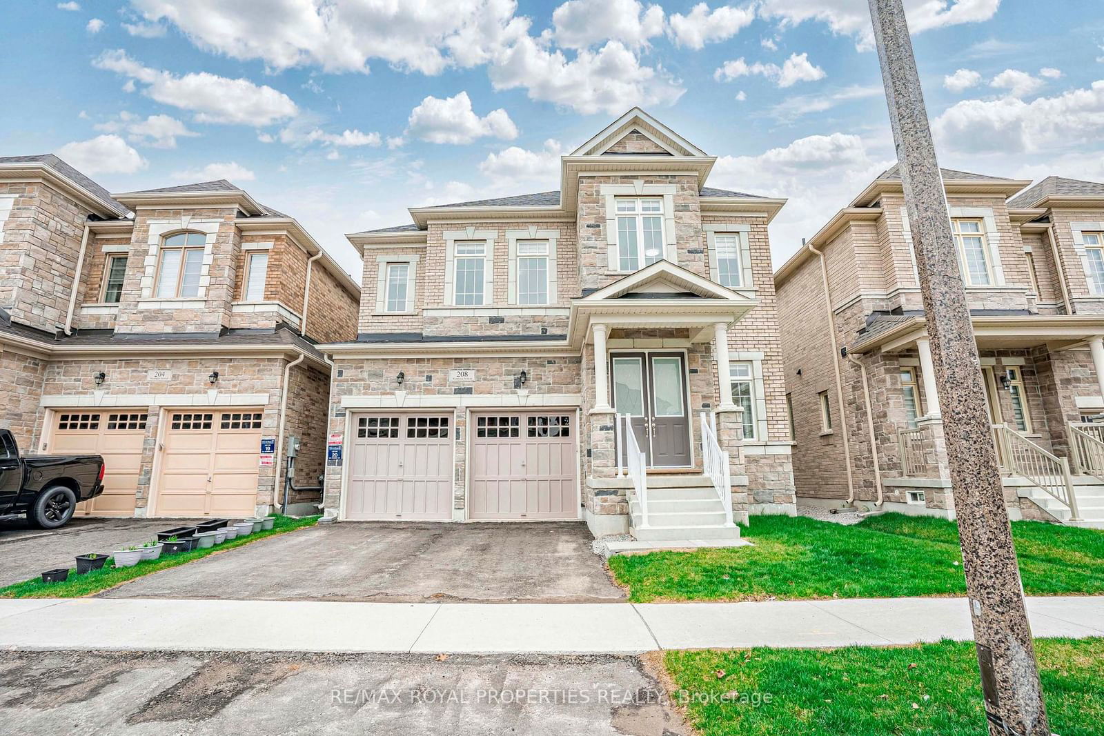 Detached House for sale at 208 Wesmina Avenue, Whitchurch-Stouffville, Stouffville, L4A 0R8 - MLS: N11957207