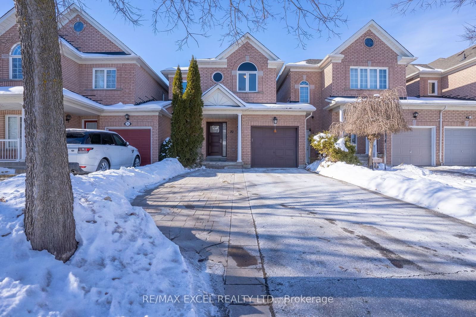 Townhouse for sale at 20 Sunridge Street, Richmond Hill, Oak Ridges, L4E 3T5 - MLS: N11957389