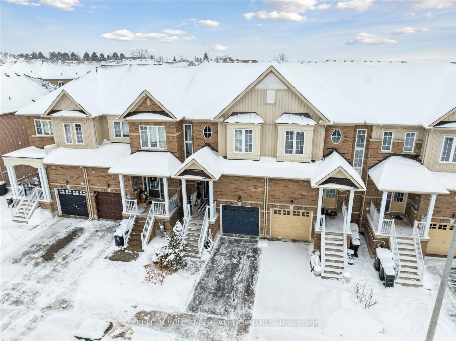 Townhouse sold at 74 Luisa Street, Bradford West Gwillimbury, Bradford, L3Z 0P1 - MLS: N11957434