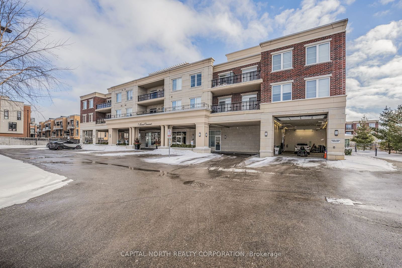 Condo for sale at 114-7 Bond Crescent, Richmond Hill, Oak Ridges, L4E 1E6 - MLS: N11958011