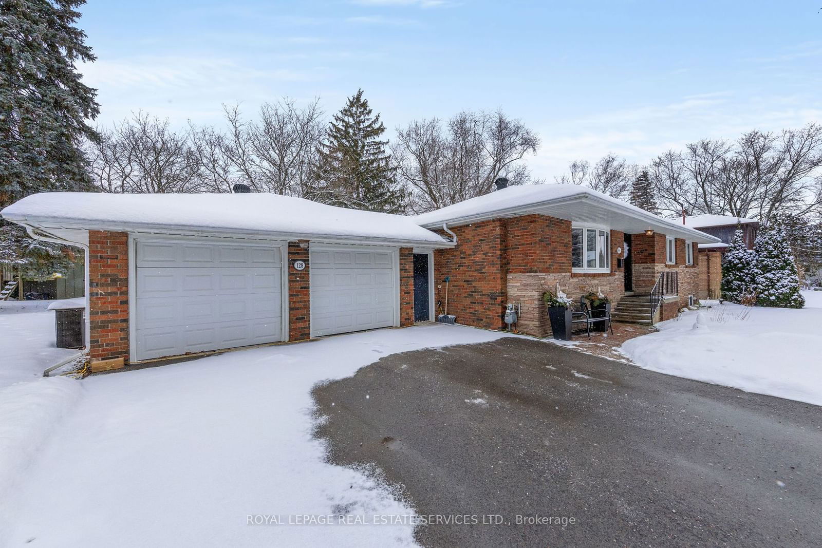 Detached House for sale at 128 Maytree Avenue, Whitchurch-Stouffville, Stouffville, L4A 1G2 - MLS: N11958025