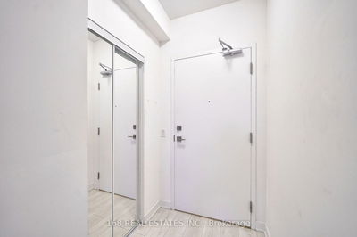 Unit 1701 — 75 Oneida Cres, Richmond Hill - Langstaff image-0-2