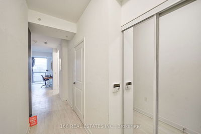 Unit 1701 — 75 Oneida Cres, Richmond Hill - Langstaff image-0-4