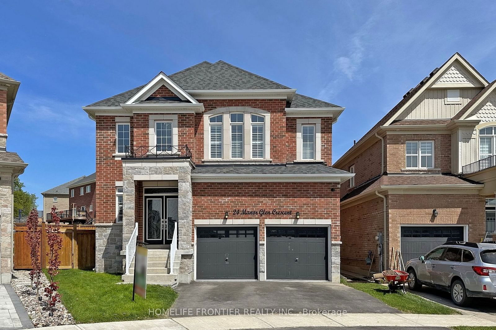 Building at 24 Manor Glen Crescent, East Gwillimbury, Mt Albert