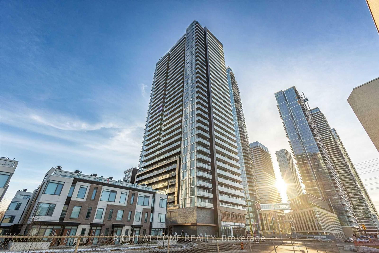 Property sold at 218-7895 Jane Street, Vaughan, Concord, L4K 2M7 - MLS: N11958508