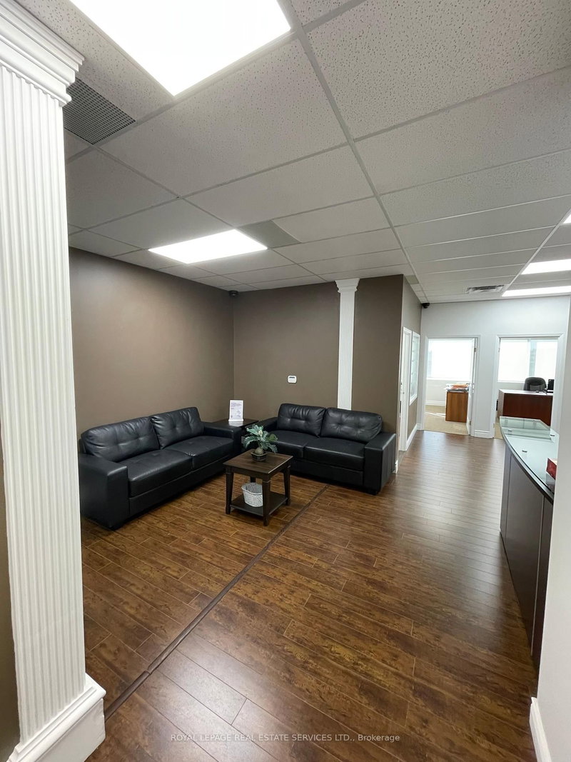 411 - 9140 Leslie St, Richmond Hill, L4B 0A9 | Image 2