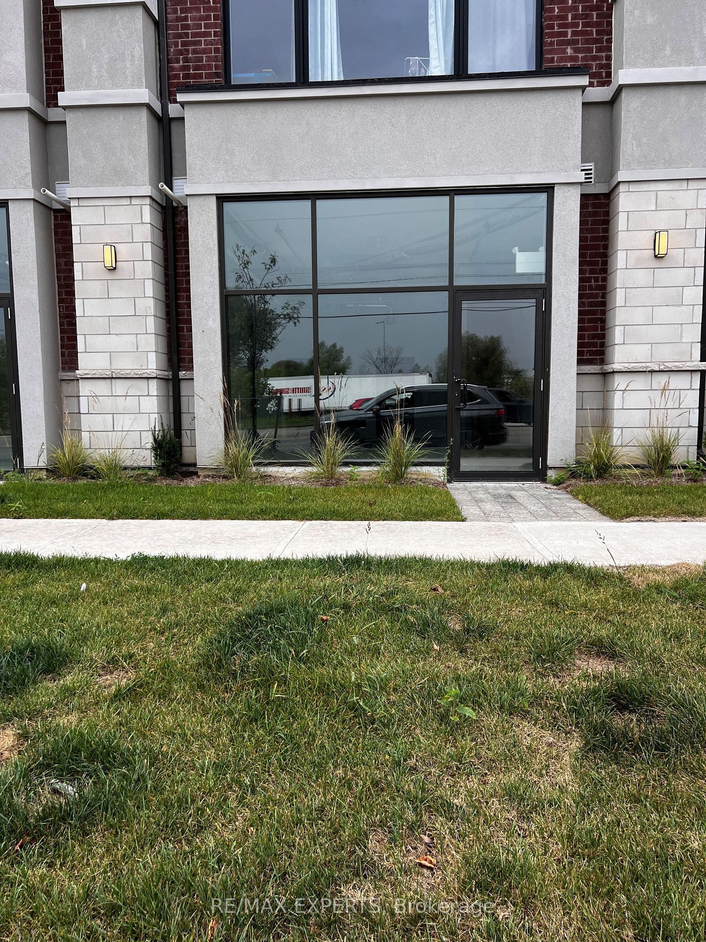 Commercial/Retail for lease at 6-200 Dissette Street, Bradford West Gwillimbury, Bradford, M3Z 3G8 - MLS: N11958828