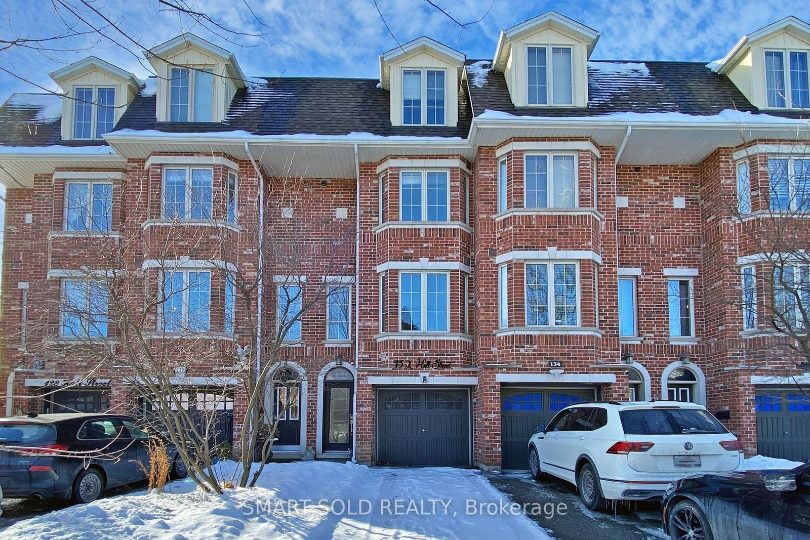 Townhouse sold at 132 Hall Street, Richmond Hill, Mill Pond, L4C 4N8 - MLS: N11959078