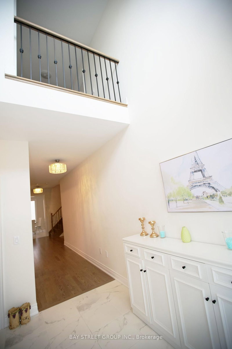 room - 152 Ben Sinclair Ave, East Gwillimbury, L0G 1R0 | Image 2