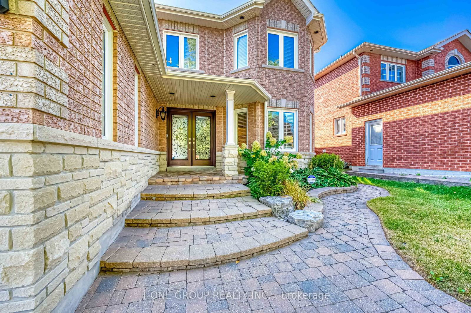 Detached House for sale at 11 Saint Avenue, Bradford West Gwillimbury, Bradford, L3Z 3E6 - MLS: N11959221