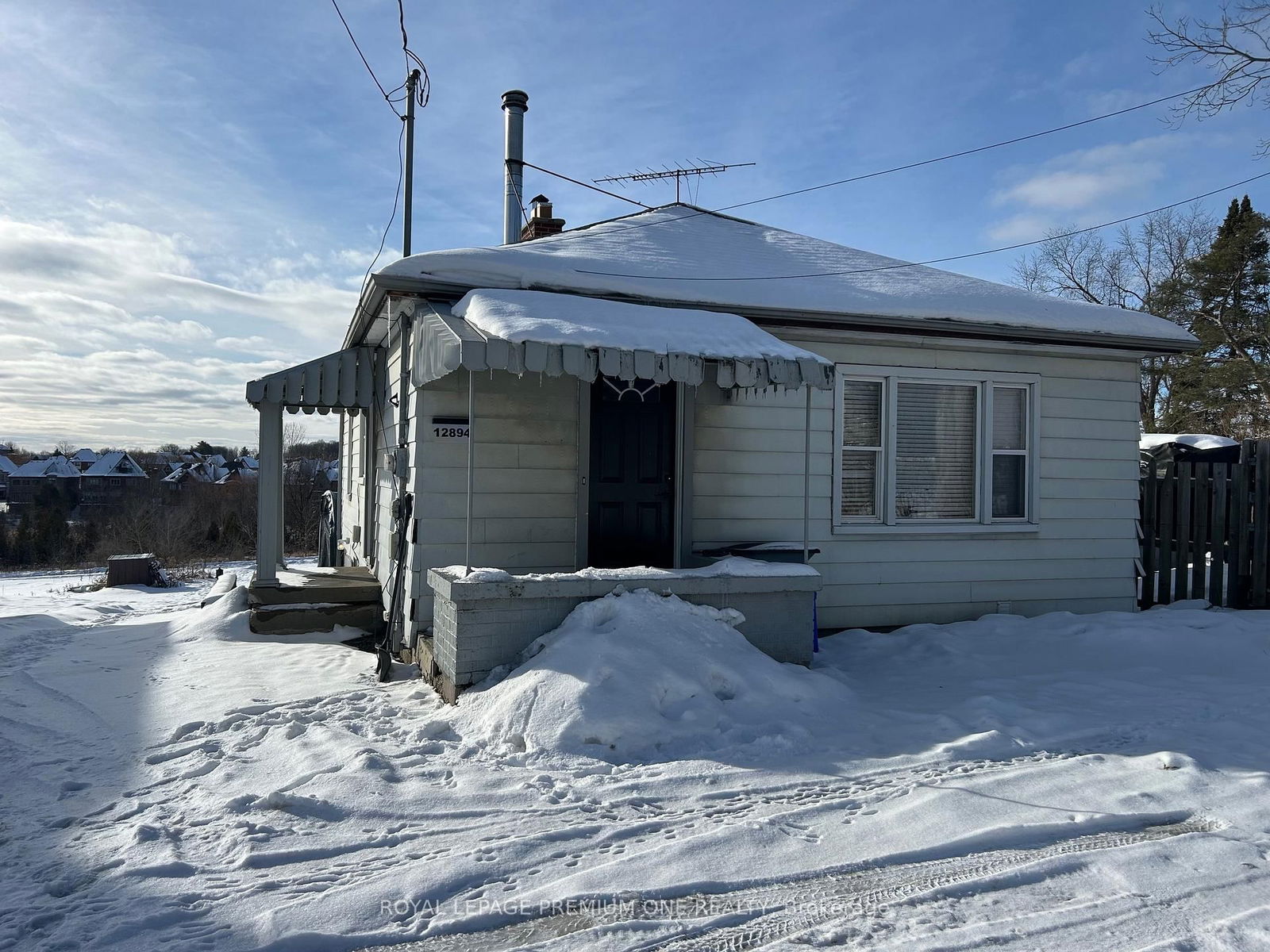 Building at 12894 Keele Street, King, King City