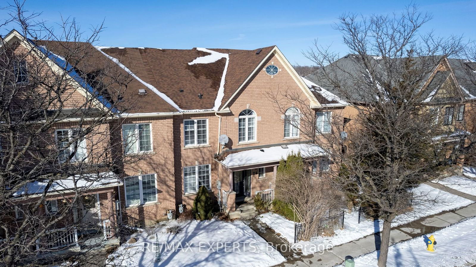 Townhouse for sale at 24 Dufferin Hill Drive, Vaughan, Patterson, L4K 5M3 - MLS: N11959801