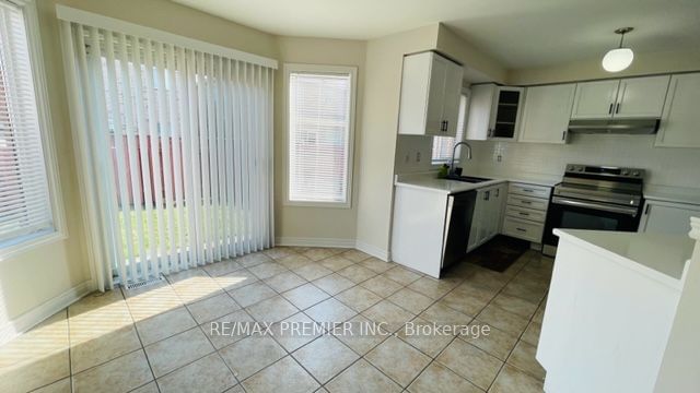 Semi-Detached House for lease at 33 Windward Crescent, Vaughan, Vellore Village, L6A 3G5 - MLS: N11960640