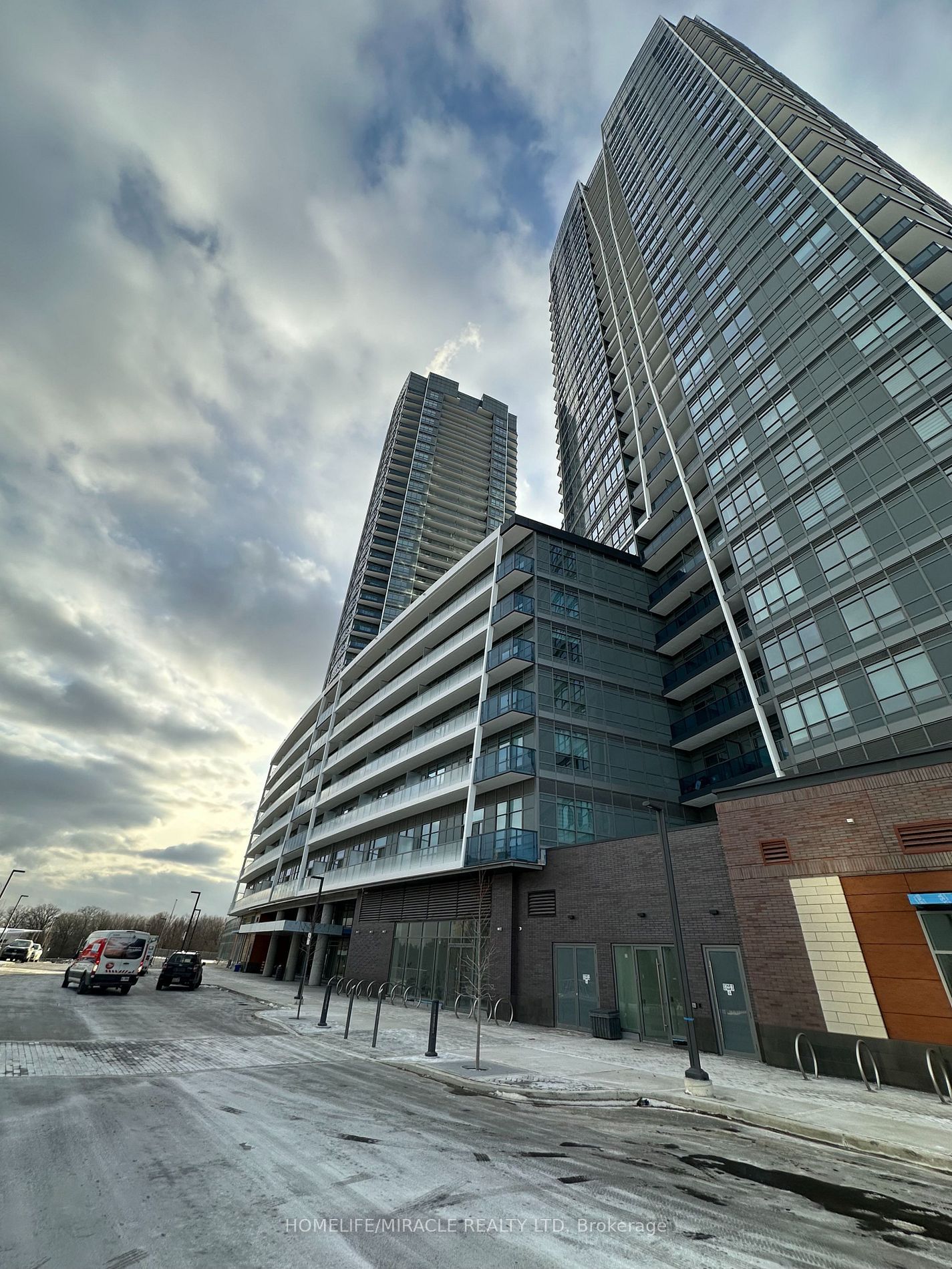 Condo leased at A-3109-30 UPPER MALL Way, Vaughan, Brownridge, L4J 0L7 - MLS: N11961274