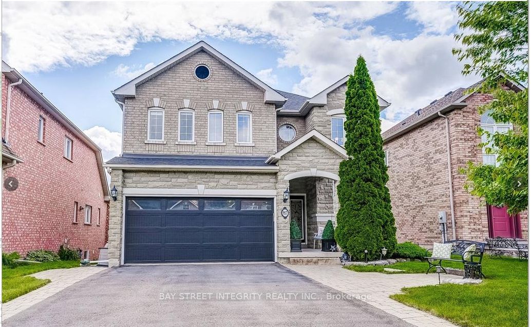 Detached House for lease at 957 Best Circle, Newmarket, Stonehaven-Wyndham, L3X 2K9 - MLS: N11961471