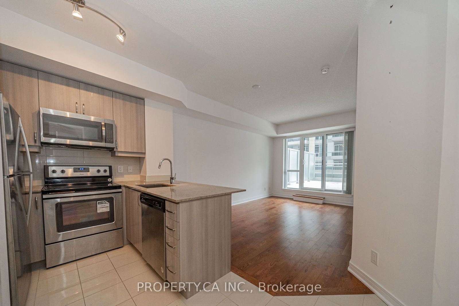 Condo for lease at 713-9205 Yonge Street, Richmond Hill, Langstaff, L4C 1V5 - MLS: N11961644