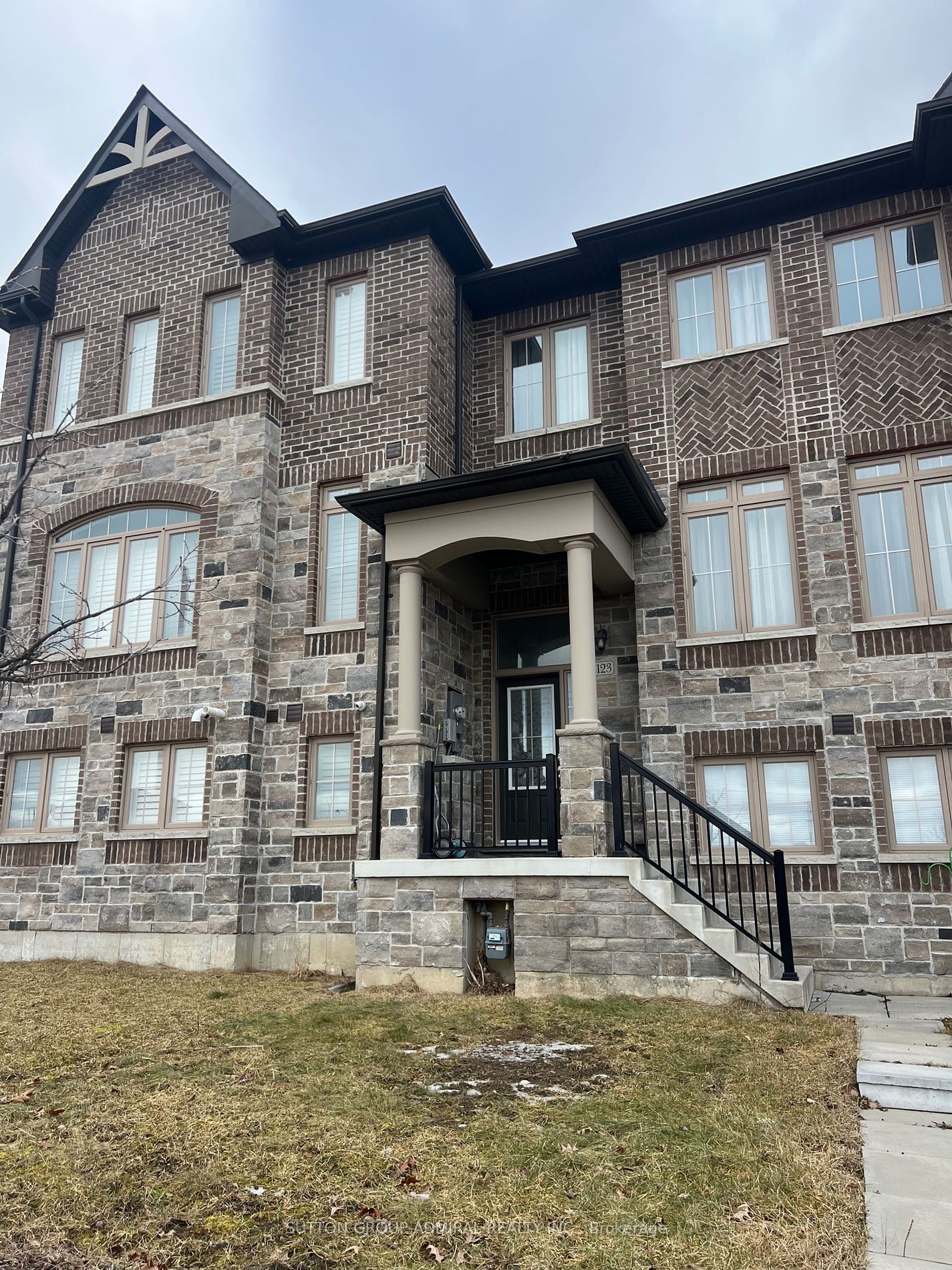 Townhouse for lease at 123 Beechborough Crescent, East Gwillimbury, Sharon, L9N 0L6 - MLS: N11961777